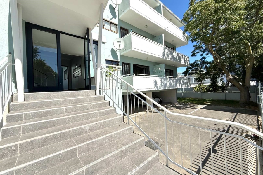 1 Bedroom Property for Sale in Sea Point Western Cape